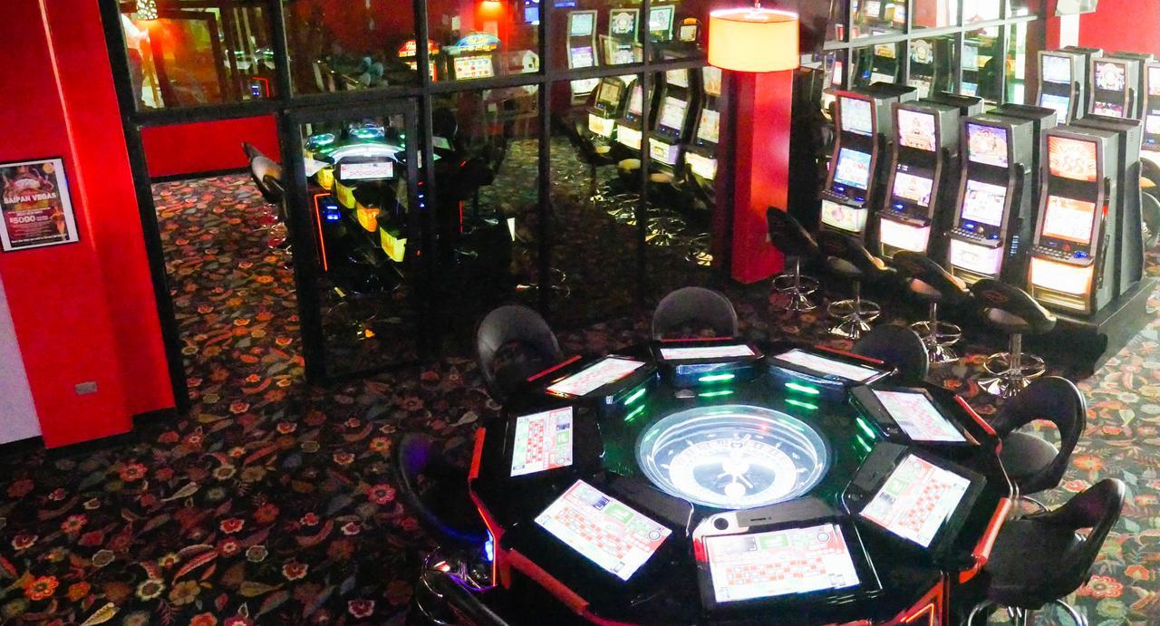 Saipan Vegas Resort Exterior photo